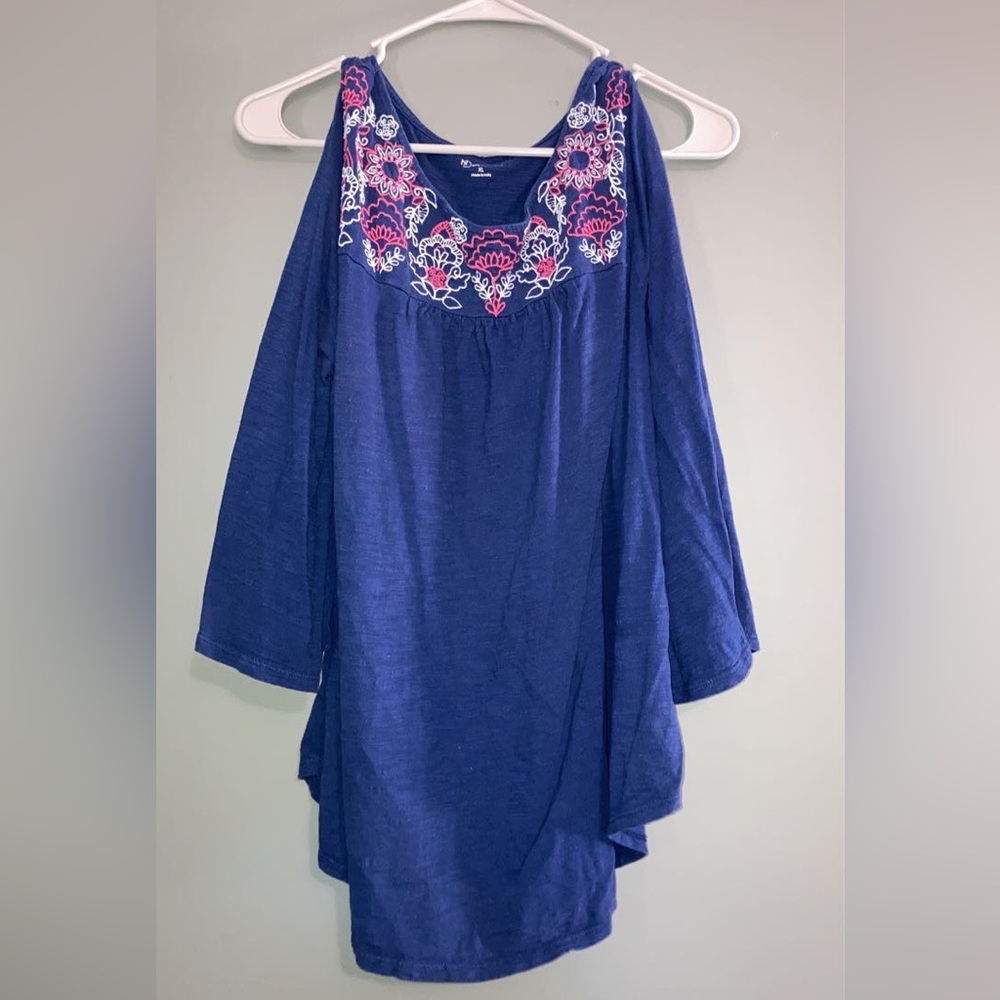 Women’s shirt